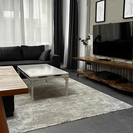 Taksim Flat Street Apartment