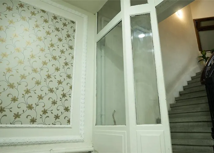 Apartment Taksim Flat 2 *